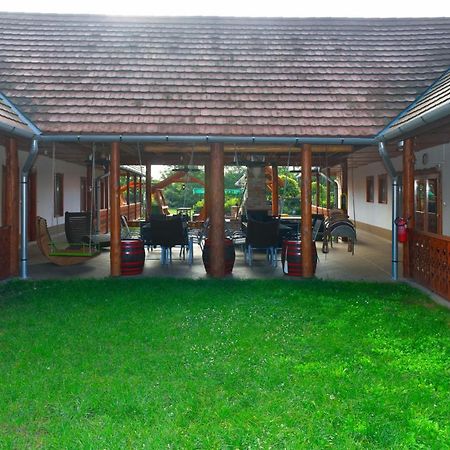Nyakiglab Villa Szegi Dış mekan fotoğraf