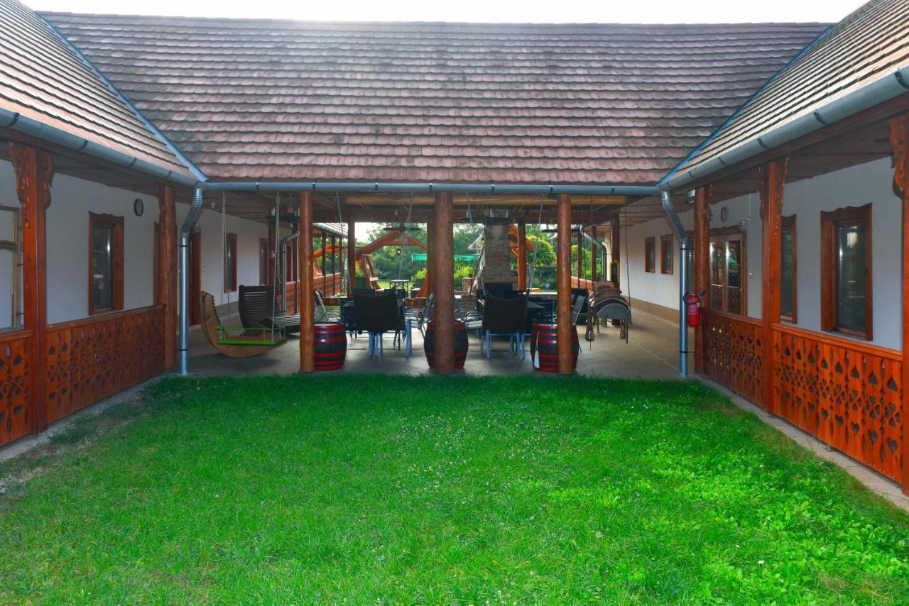 Nyakiglab Villa Szegi Dış mekan fotoğraf