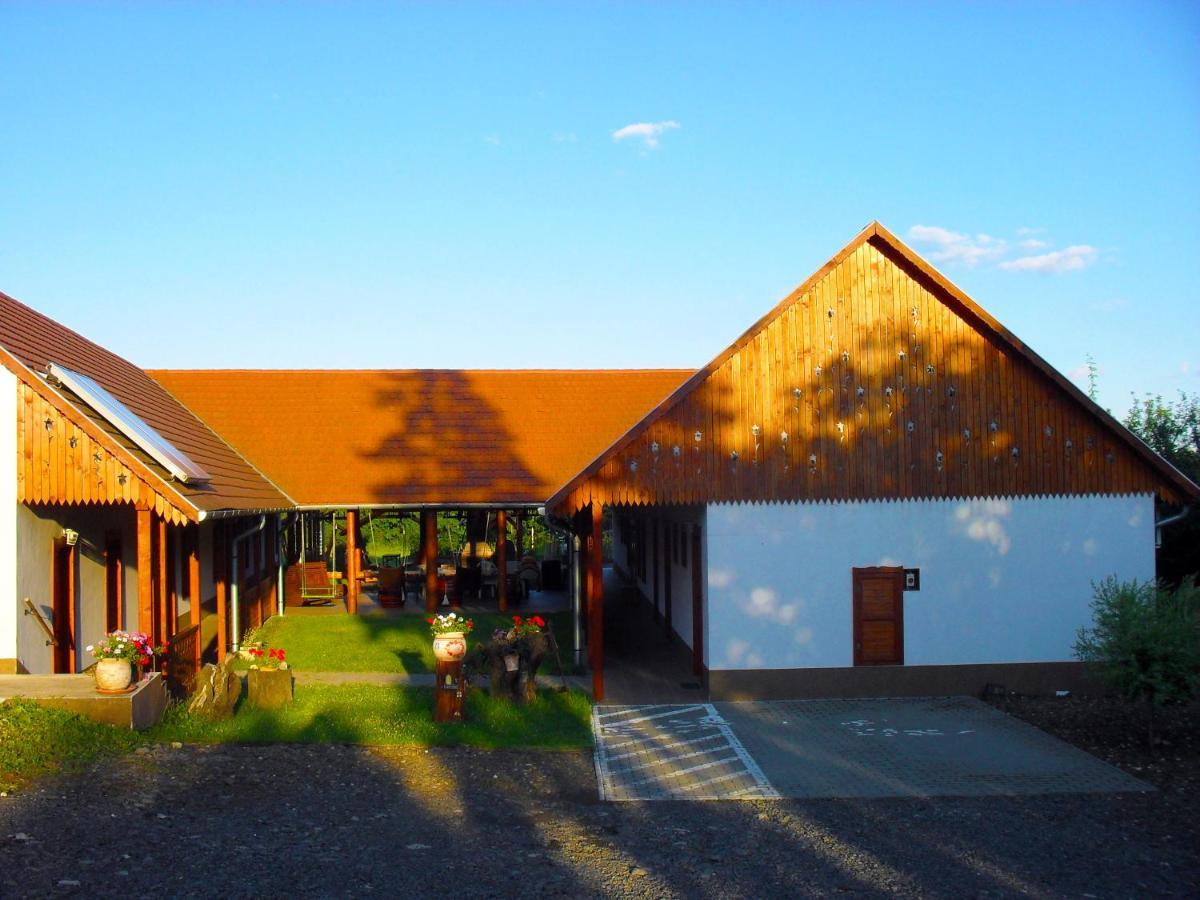 Nyakiglab Villa Szegi Dış mekan fotoğraf
